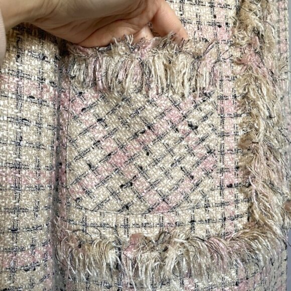 Pink / Cream Bouclé Blazer Skirt Suit - 8/Medium, very Chanel! - Picture 11 of 16